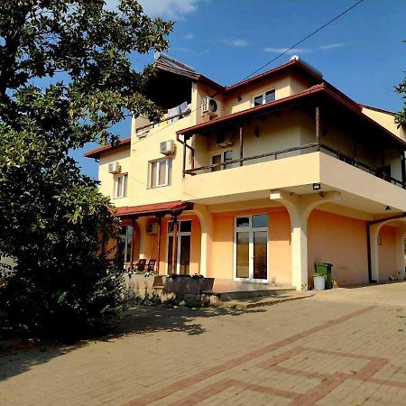 Shale Apartments And Rooms Gevgelija Exterior foto